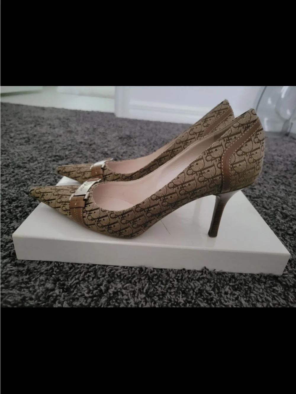 Dior classic pumps
